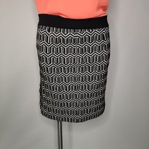 Banana Republic Skirt Black and White Size 4
